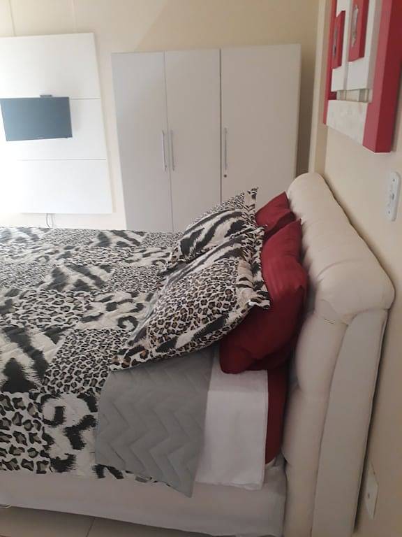 Ganze Wohnung, Wohnung voll möbliert, mit 2 Parkplätzen. in Praia do Forno, Rio de Janeiro (Bundesstaat)