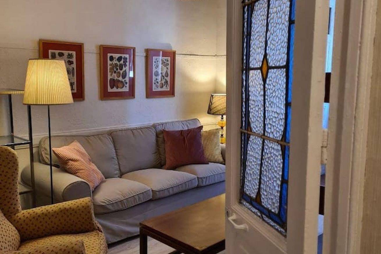 Apartamento entero, 122A Emblemática vivienda en Playa San Lorenzo in Distrito Centro (Gijón), Gijón
