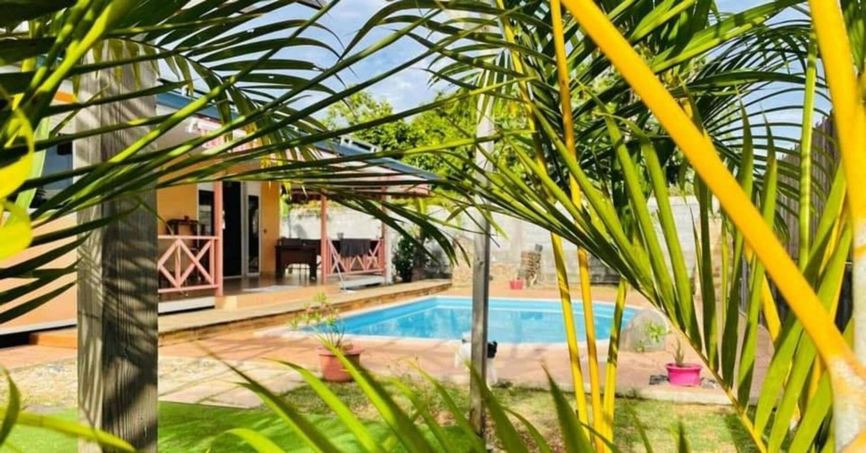 Tahiti - Fare Vairai Pool in Faa'a, Tahiti