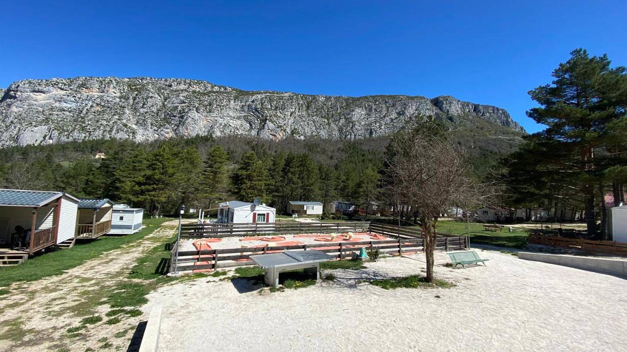 Mobilhome comfort à la montagne in Saint-Auban, Région de Cannes