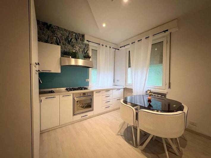 Gîte pour 3 personnes, avec jardin dans Brusimpiano