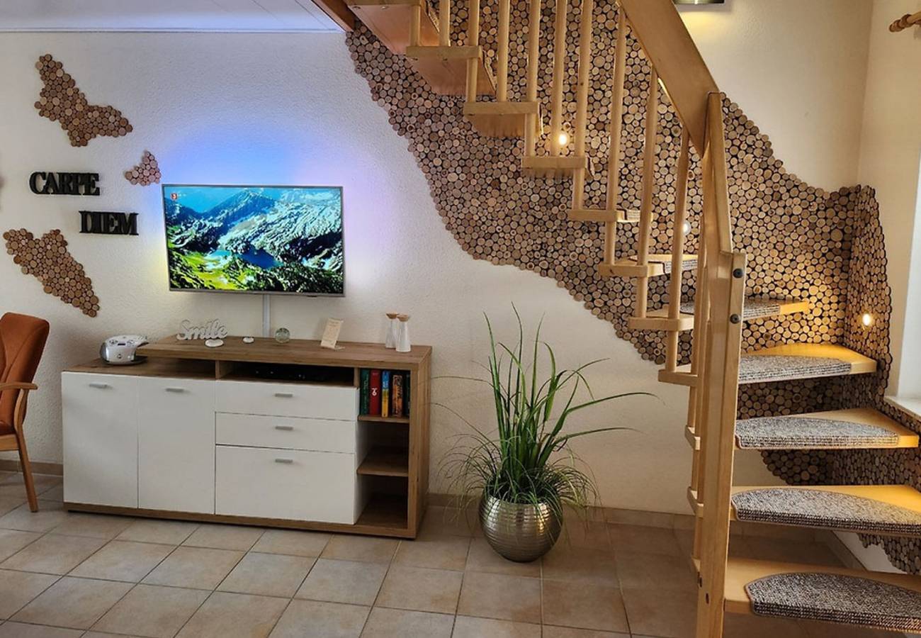 Ganze Wohnung, Ferienwohnung Nr. 3 mit Wlan und Panoramabalkon für 2 - 3 Personen.  in Altenau, Harzvorland