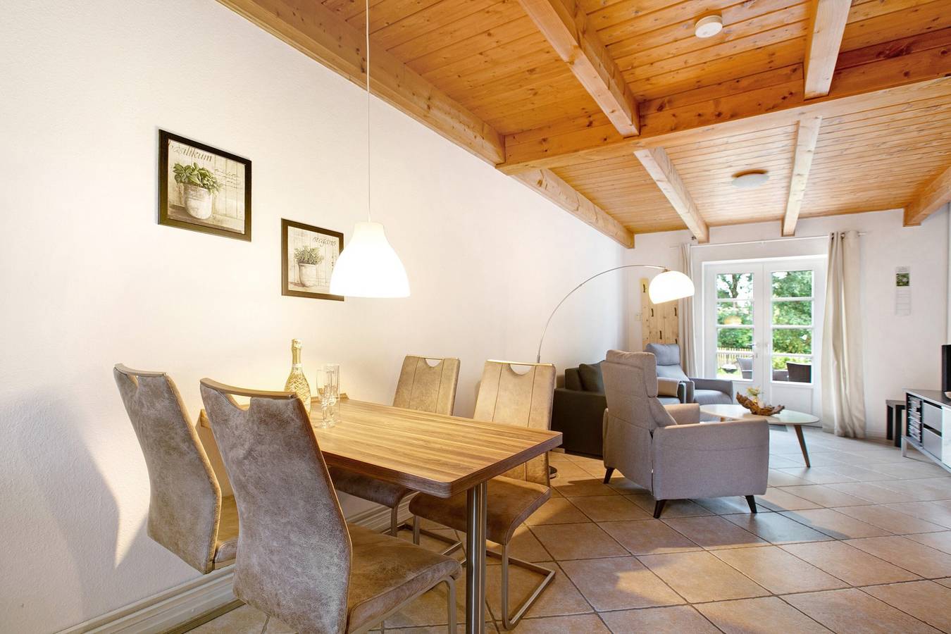 Ganze Wohnung, Ferienwohnung 'Green Oasis Ferienwohnung' mit gemeinsamer Terrasse, Gemeinschaftsgarten und Wlan in Treia, Haithabu