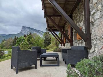 Gîte pour 4 personnes, avec terrasse ainsi que vue et jardin, animaux acceptés à Saint-Pierre-d'Entremont
