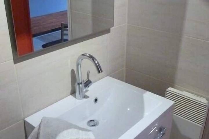 Appartement entier, Appartement rénové tout confort vue latérale mer à Roscoff in Roscoff, Ceinture Dorée