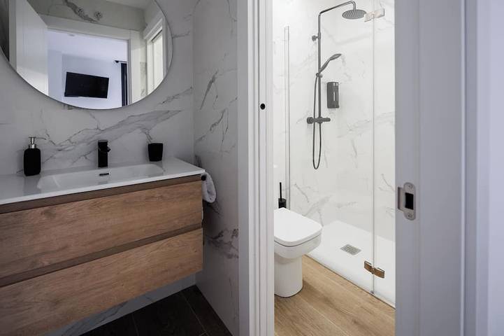 Ganze Wohnung, Double Family Studio With Free Parking in Logroño, La Rioja Provinz