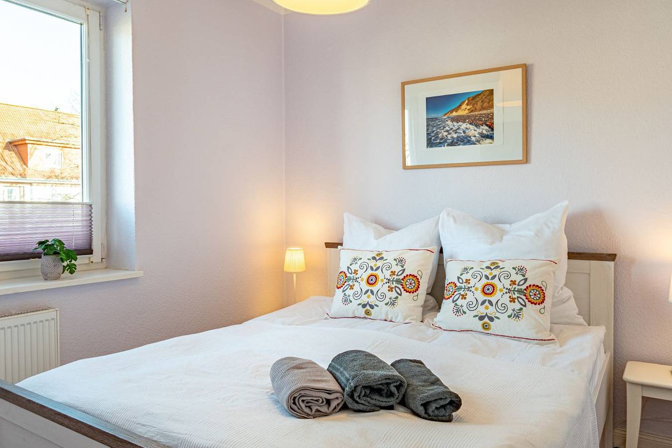 Ganze Wohnung, Gemütliche 30 m² Ferienwohnung für 2 Personen und Strandkorb am Strand in Warnemünde Strand, Rostock