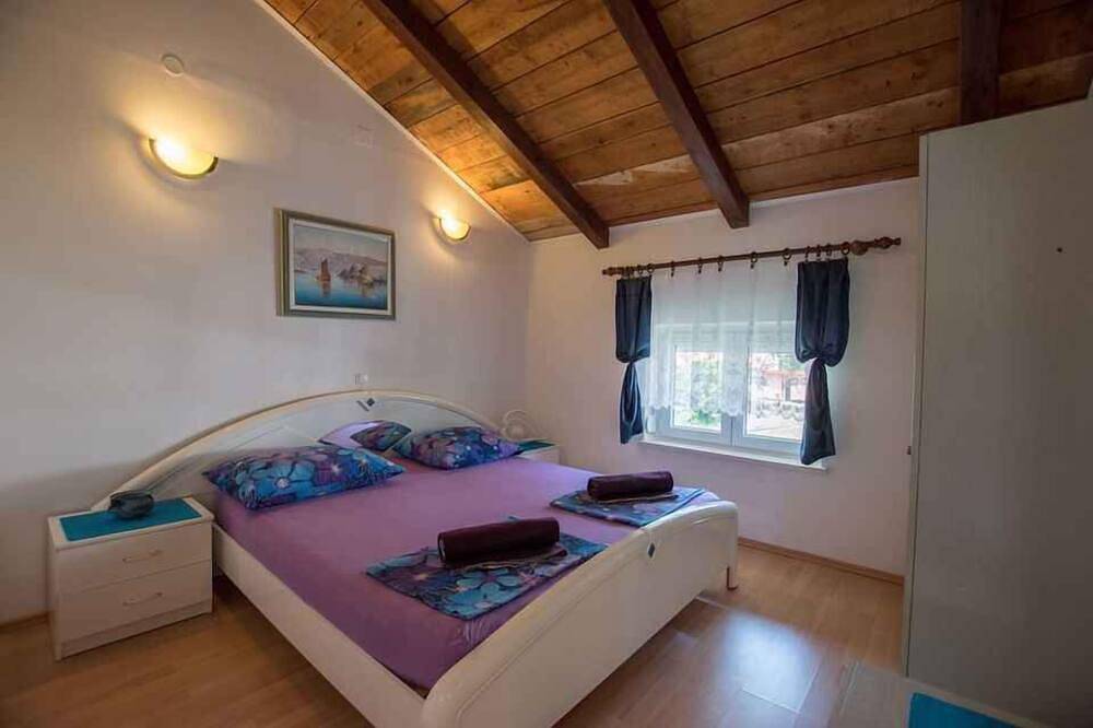 Ganze Wohnung, Ferienwohnung mit Terrasse und Klimaanlage in Primorje-Gorski Kotar