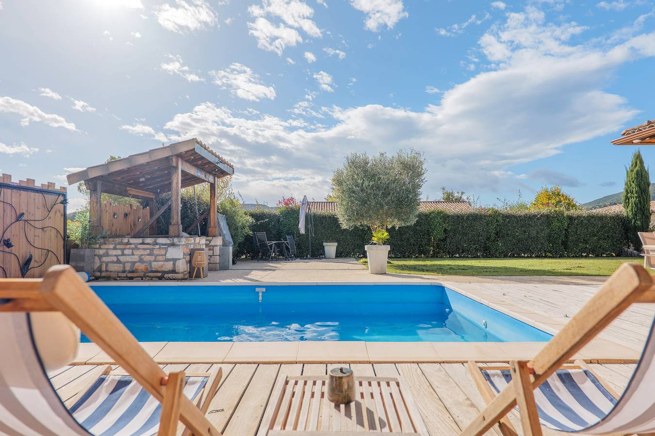 Vakantiehuis 'M Vallon Pont D'arc' met Privézwembad, Wi-Fi en Airconditioning in Vallon-Pont-d'Arc, Ardèche