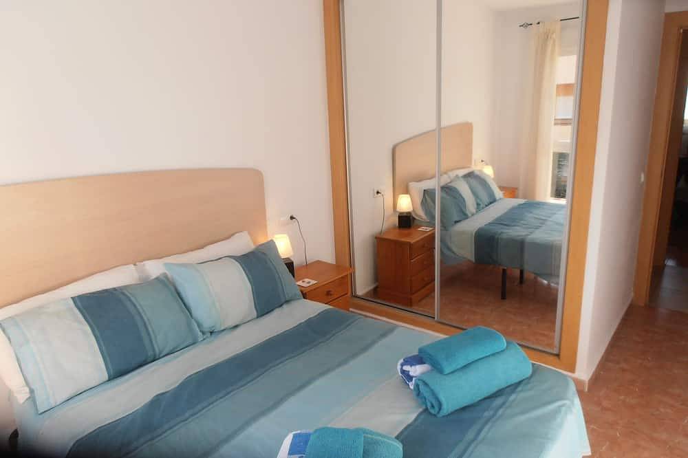 Entire apartment, Penthouse with roof terrace, private pool, Air con, Free Wi-Fi, 400m from beach in Playas de Vera, Vera