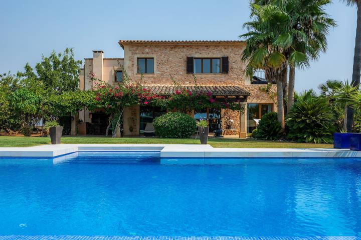 Ferienhaus für 8 Personen, mit Balkon und Whirlpool sowie Garten in Cala d'Or