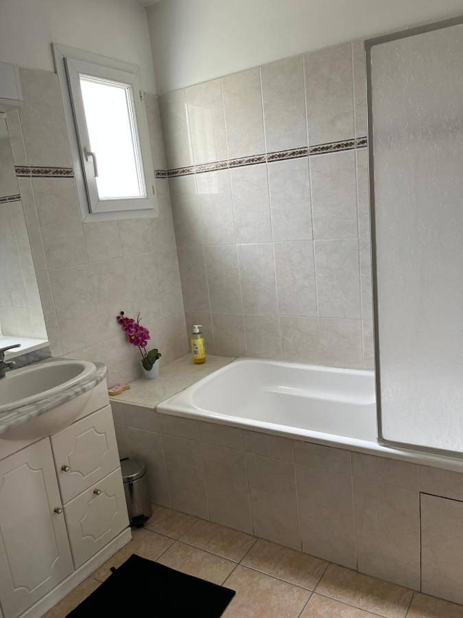 Location de vacances pour 6 personnes, avec terrasse à Périgny - 3