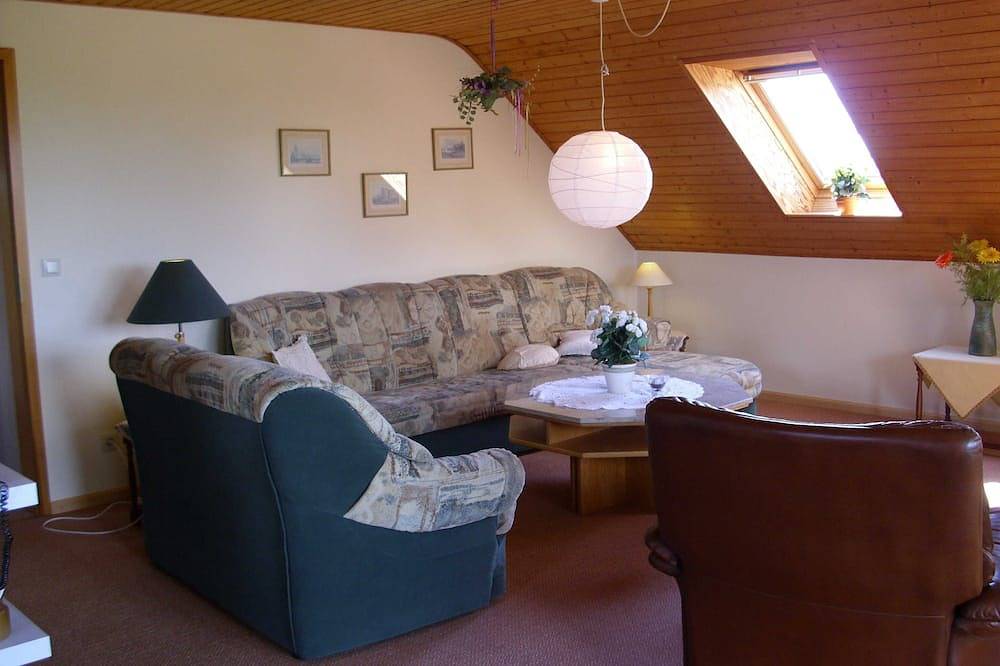 Ganze Wohnung, Ferienwohnung Abendrot - Red Ferienwohnungen Haus Roggenbach in Owschlag, Rendsburg-Eckernförde