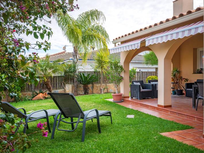 Casa con jardín cerca de la playa - 6 pers. in Creixell, Costa Dorada