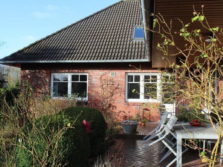 Ferienwohnung für 4 Personen, mit Terrasse und Garten sowie Seeblick
