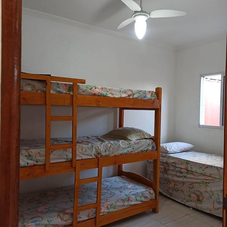 Luxus-Strandhaus, Pool für Erwachsene mit Hydro, Wasserfall, Grill in Itanhaém, Baixada Santista