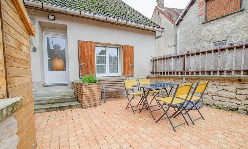 Gîte pour 4 personnes, avec terrasse, animaux acceptés dans Balnot-sur-Laignes