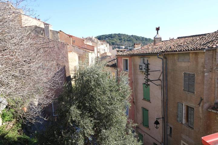 Location de vacances pour 2 personnes, avec balcon et vue à Callas - 3