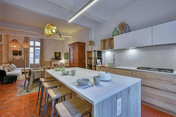 Gîte pour 8 personnes, avec terrasse dans Cinema Utopia La Manutention Avignon