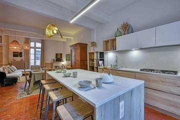 Gîte pour 8 personnes, avec terrasse dans Cinema Utopia La Manutention Avignon