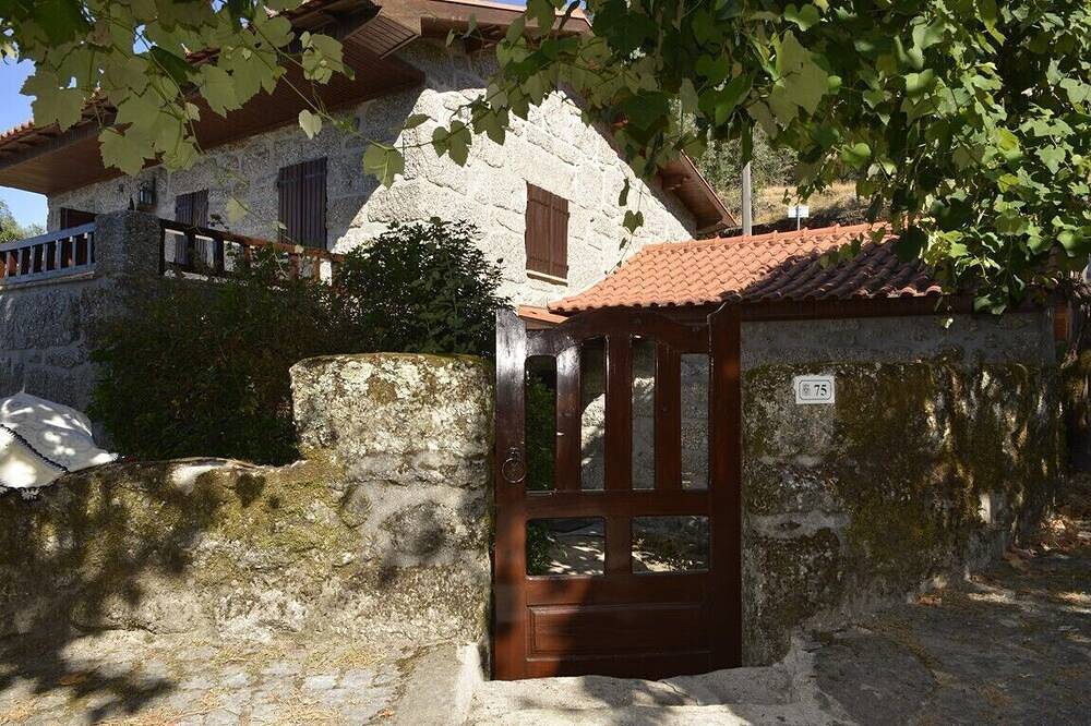 Casa vacanza a Ave a partire da 135€ a notte