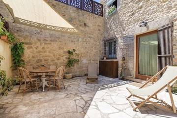 Gîte pour 6 personnes, avec jardin dans Peratallada