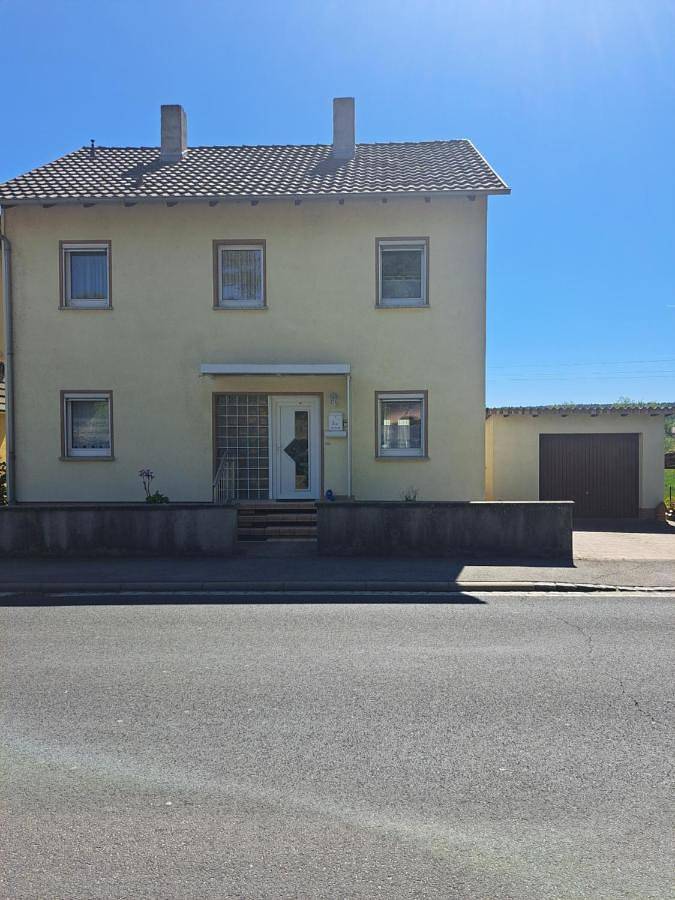 Ferienwohnung für 7 Personen, mit Ausblick und Balkon - 1