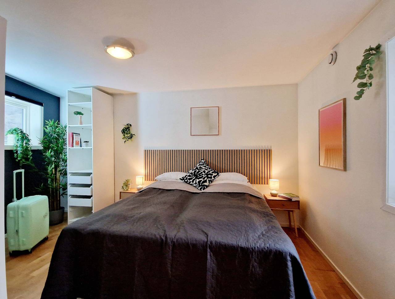 Appartamento intero, Prime location  amazing king bed  colorful oasis in Bergenhus, Bergen