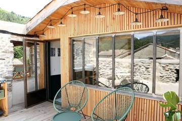 Gîte pour 2 personnes, avec terrasse à Génolhac