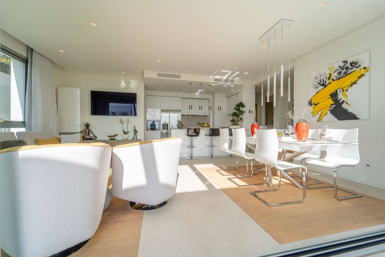 Entire apartment, Unique Opportunity! Luxury Paradise with Sea Views in Marbella Club Hills - Benahavís in Benahavís, Costa del Sol