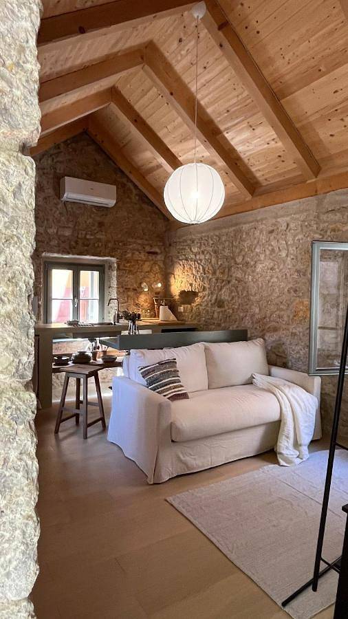 Ferienwohnung für 4 Personen, mit Ausblick und Terrasse in Obrovac