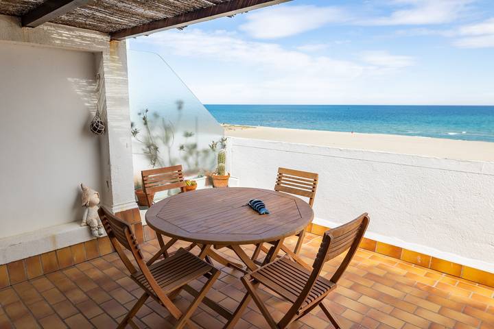 Location de vacances pour 3 personnes, avec Balcon ainsi que Jardin et Vue sur le lac à Elne
