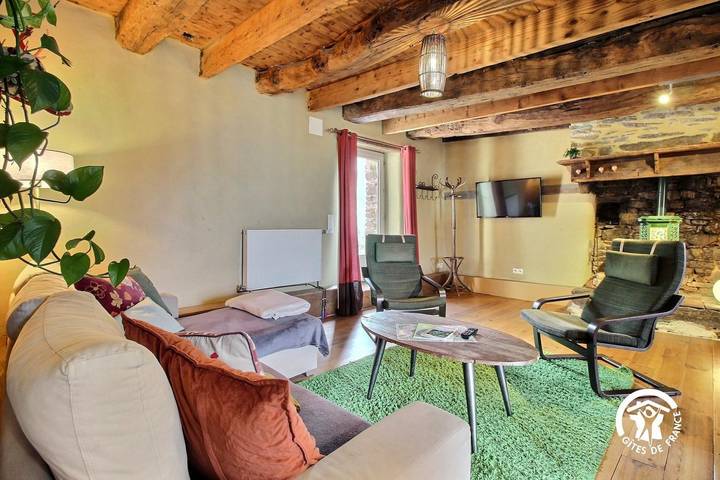 Gîte pour 3 personnes, avec Terrasse et Jardin à Néant-sur-Yvel - 2