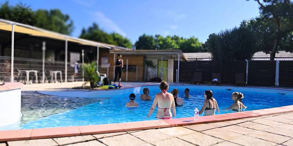 Camping pour 4 personnes, avec piscine ainsi que sauna et terrasse dans le Lot-et-Garonne - 3