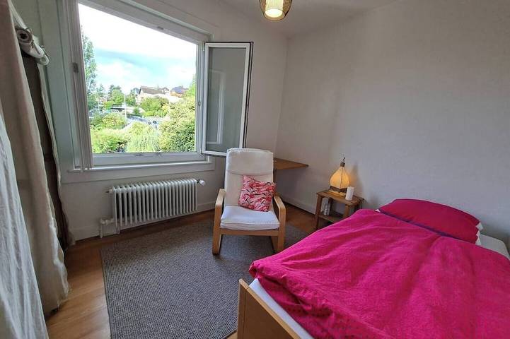 Ganze Wohnung, Bright 4-bedroom with Lake and Alpine Views in Neuchâtel, Lake Neuchâtel