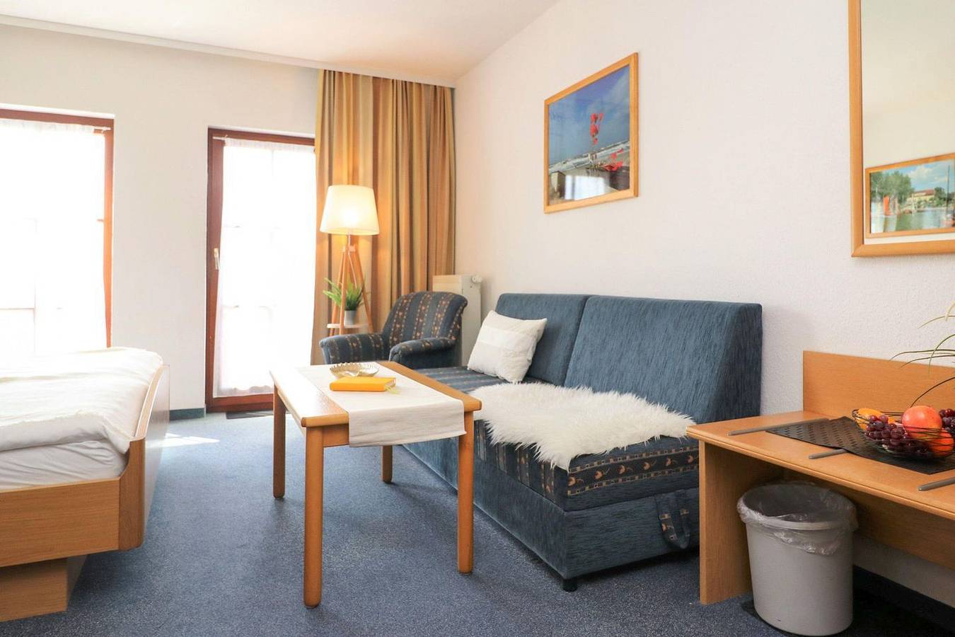 Apartamento entero, Doppelzimmer mit Balkon und Boddenblick direkt am Hafen von Wustrow in Wustrow, Fischland