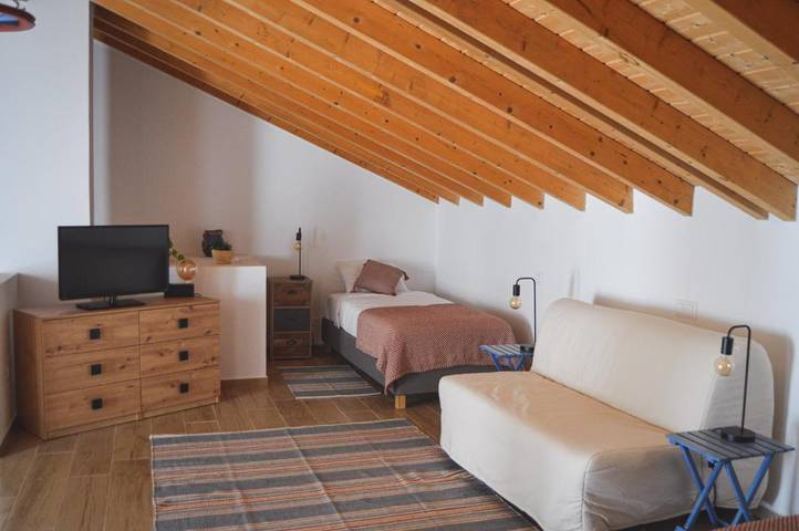 Gîte pour 11 personnes, avec balcon ainsi que vue et vue sur le lac, adapté aux familles à Odeceixe - 2