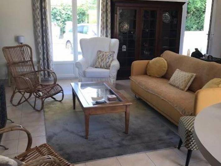 Location de vacances pour 6 personnes, avec terrasse et jardin à Vallières-les-Grandes - 2