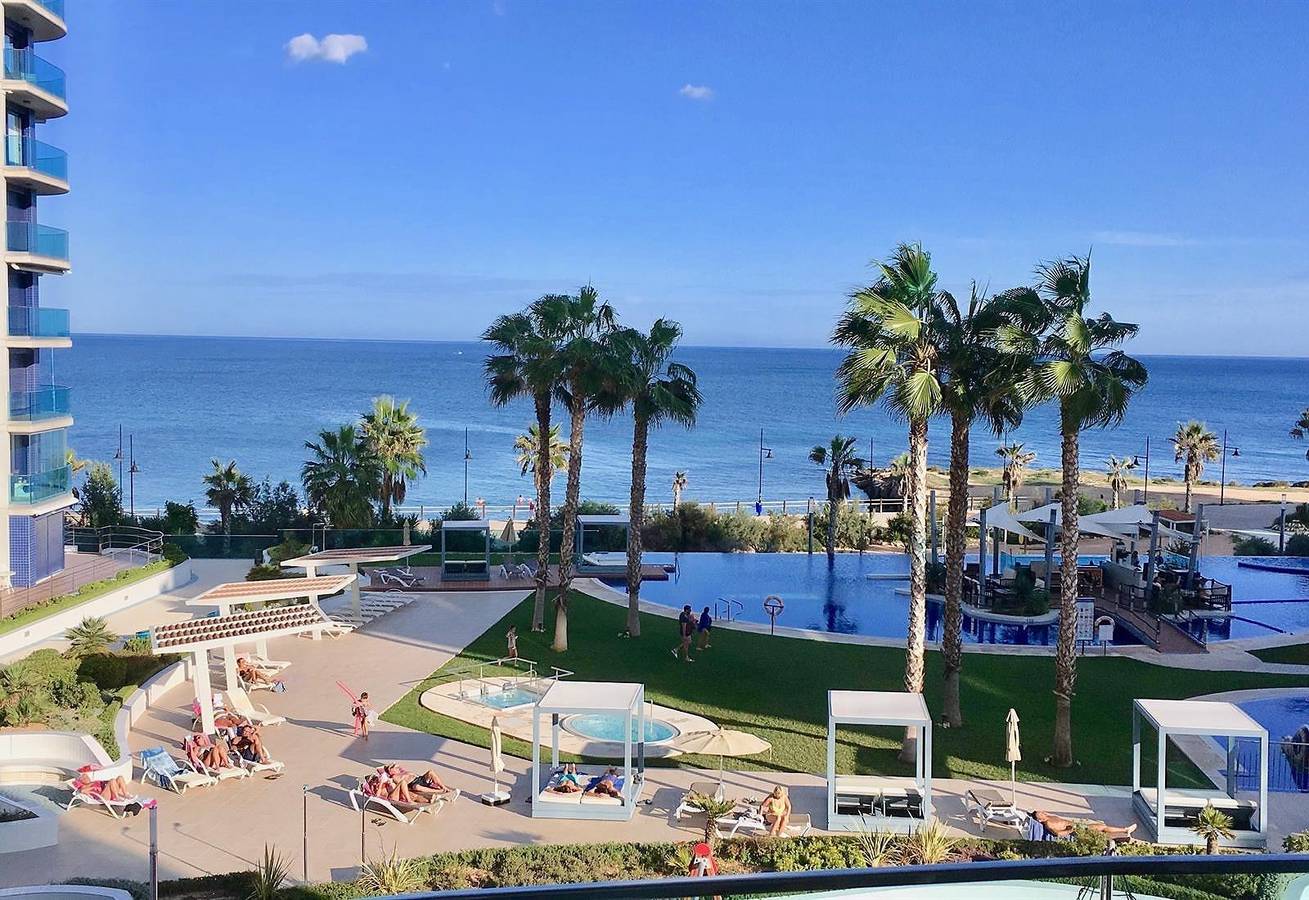 Entire apartment, Apartment 'Come2Seasenses' with Sea View, Pool, Sauna, Wi-Fi & A/C in Punta Prima (Alicante), Torrevieja