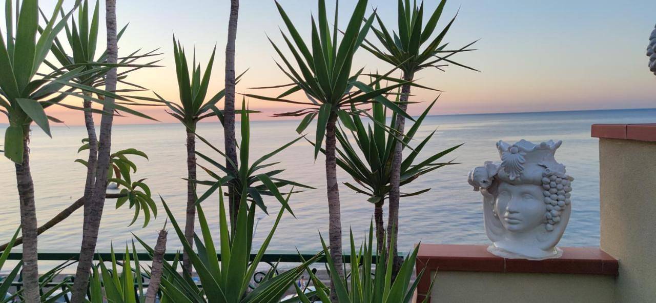 Appartamento intero, Penthouse Apartment in Santa Teresa di Riva, Provincia di Messina
