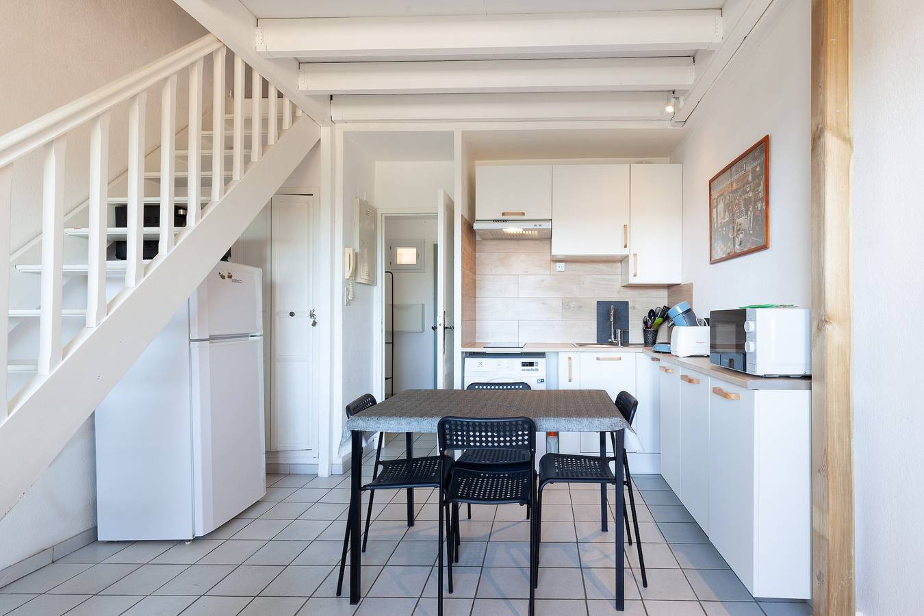 Ganze Wohnung, Apartment 'Duplex Parking Centre Ville' mit Seeblick, Gemeinschaftsterrasse & Klimaanlage in Martigues, Mittelmeerküste (Frankreich)