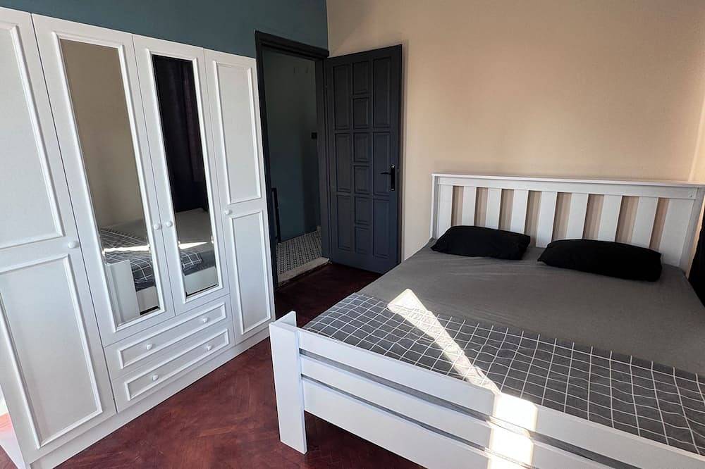 Şık ve Huzurlu Merkezde Tatilevi in Kusadasi, Aydın Province