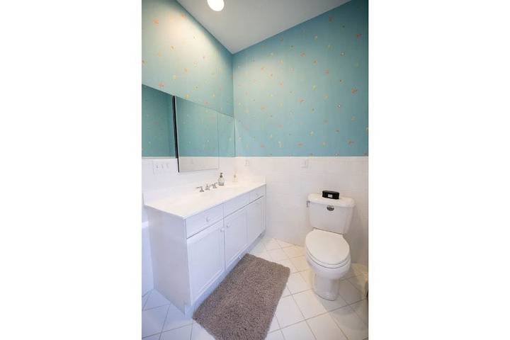 Lake house for 16 people, with hot tub and pool as well as yard and sauna, with pets in Vermont