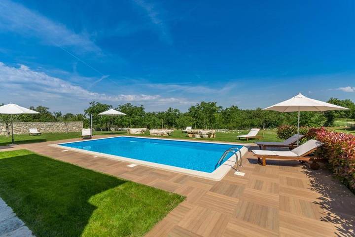 Ferienwohnung für 6 Personen, mit Pool und Garten sowie Terrasse, kinderfreundlich in Porec und Umgebung - 2