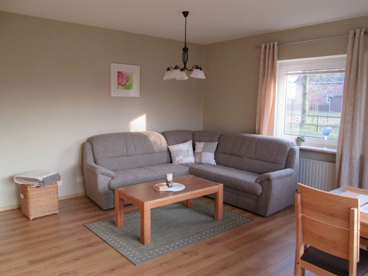 Ganze Wohnung, Ferienwohnung Lüke" mit privater Terrasse, Gemeinschaftsgarten und Wi-Fi in Wesselburener Deichhausen, Nordseeküste