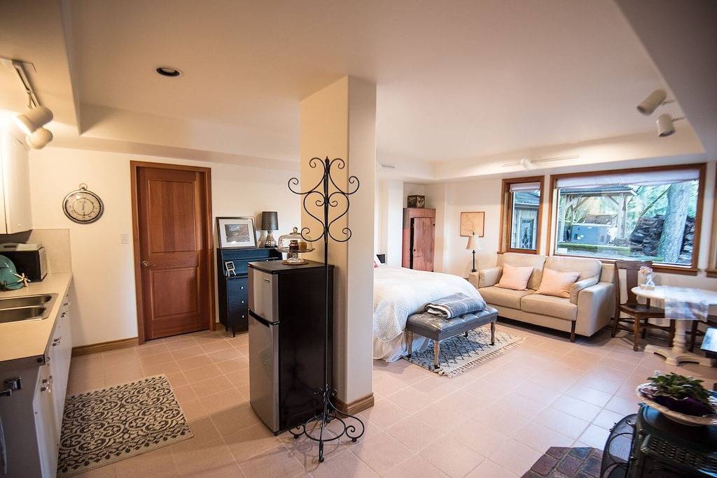 Ganze Wohnung, Oceanfront Suite with Hot Tub in North Cowichan, Cowichan Valley Regional District