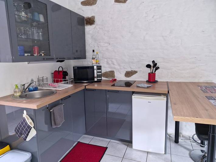 Gîte pour 2 personnes, avec jardin ainsi que piscine et vue à Bonnemain - 3