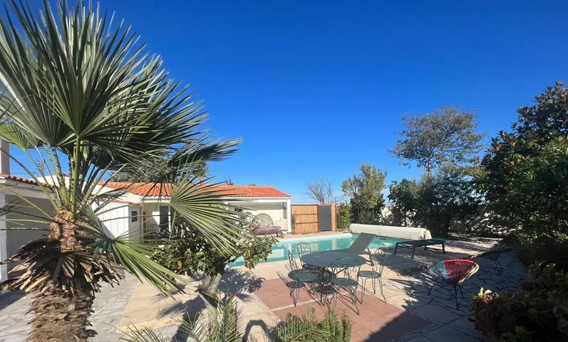 Casa de vacaciones para 3 personas, con piscina y jardín - 1