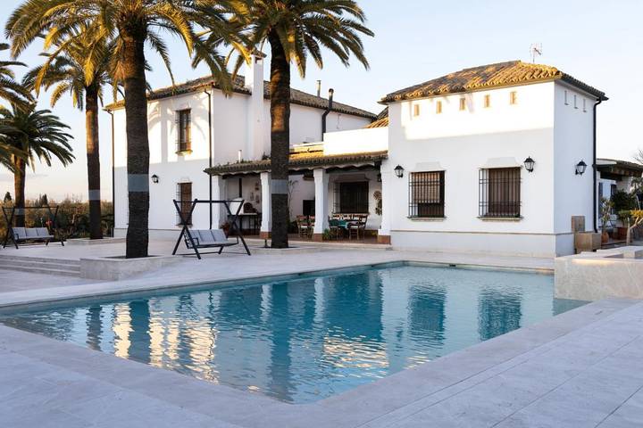 Casa rural para 12 personas, con Jacuzzi y Terraza además de Jardín y Piscina en Campiña Sur Cordobesa - 3