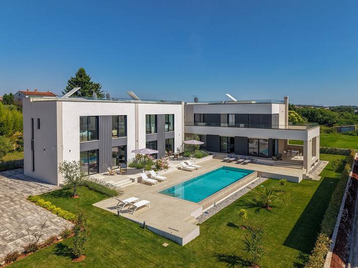 Ferienwohnung für 6 Personen, mit Pool und Balkon/Terrasse in Poreč